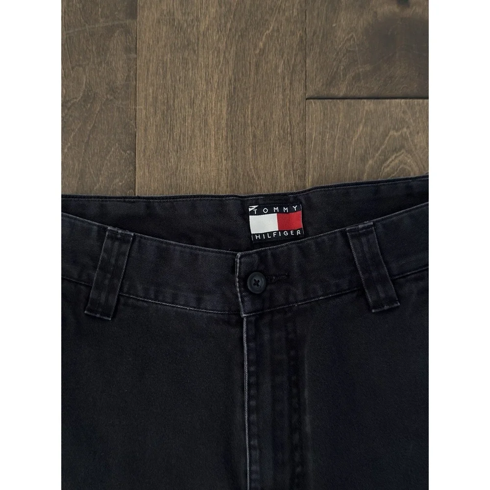 Vintage Tommy Hilfiger Mens Navy Blue Cargo Pocket Flag Logo Shorts Size 31W Y2K